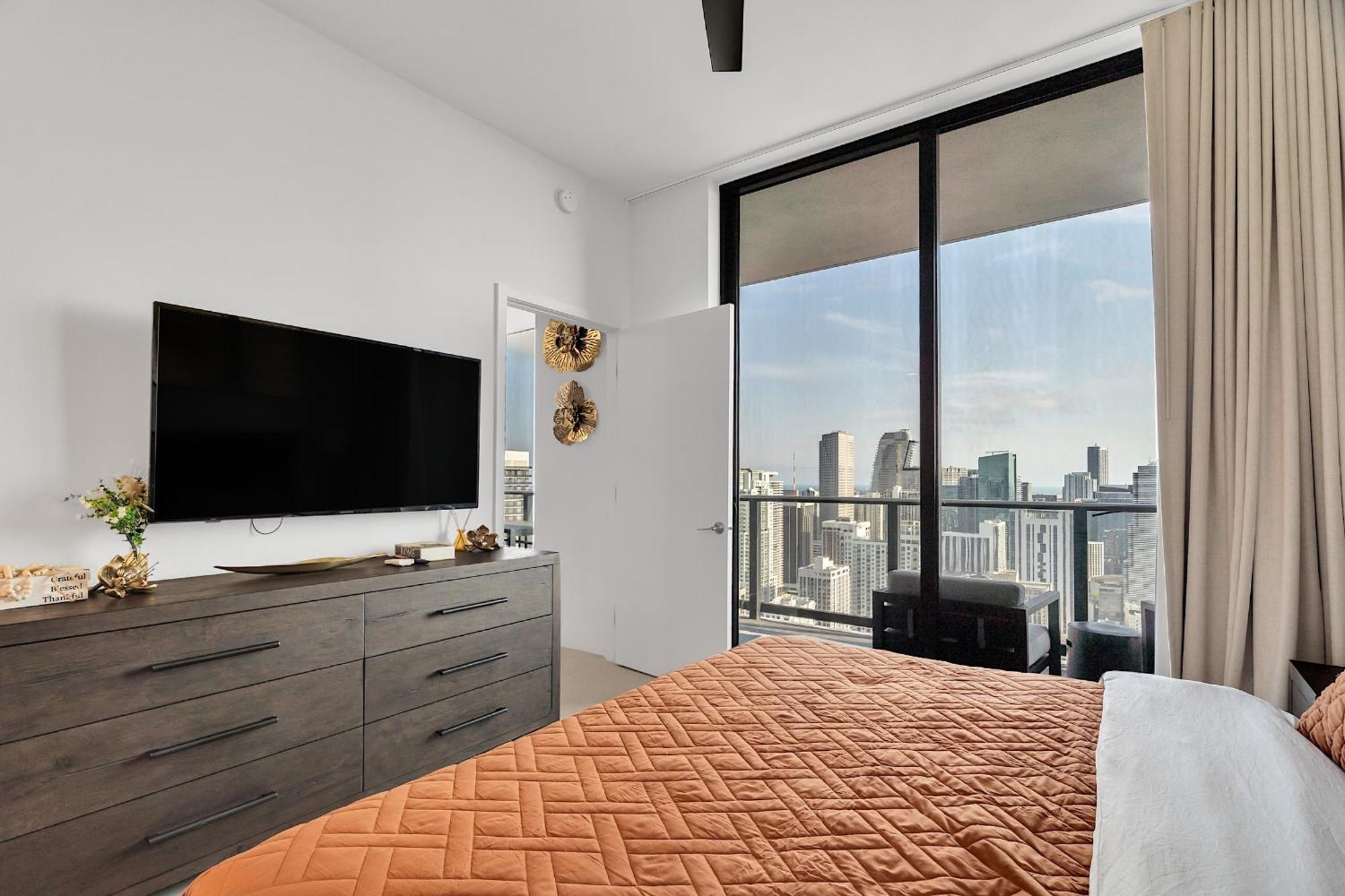 1bd Penthouse With Stunning & Water Views * Miami