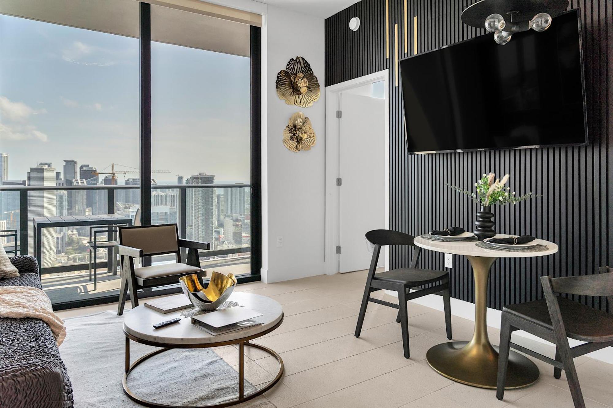 Apartment 1bd Penthouse With Stunning & Water Views Miami