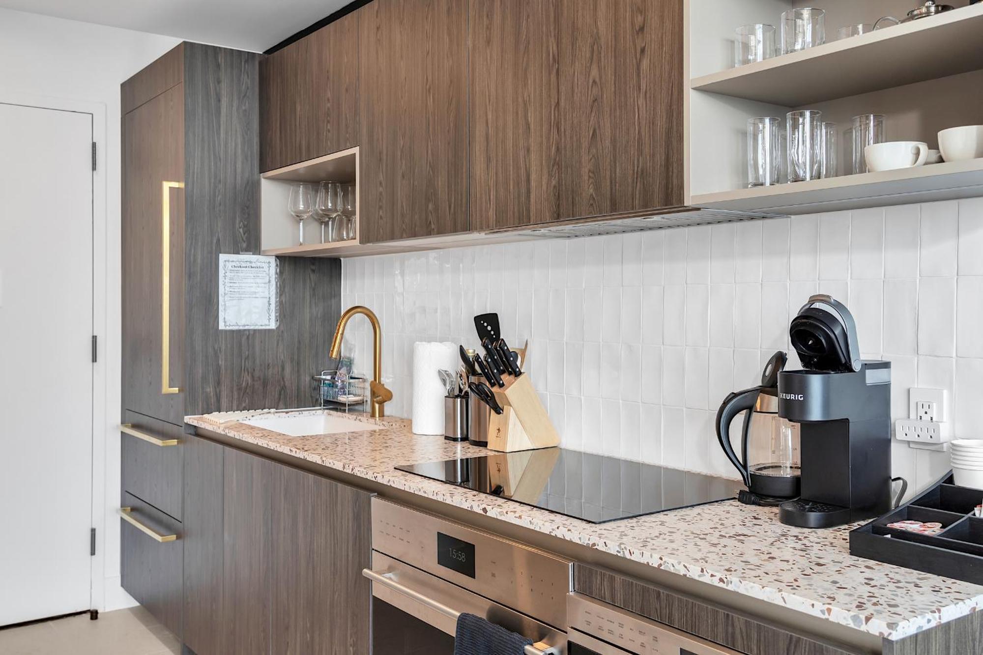 1bd Penthouse With Stunning & Water Views Apartment Miami